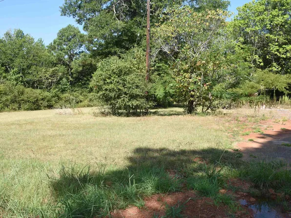 202 County Road 4121, Selman City, TX 75689