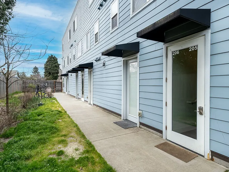 6006 SE 53rd Ave — Photo 30