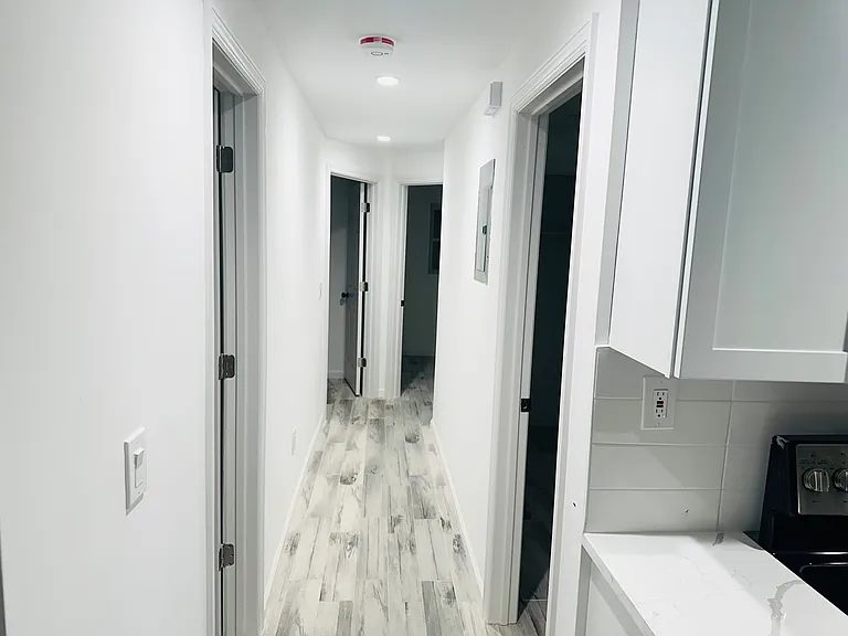 6944 Hillmeyer Ave — Photo 3