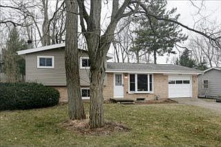 2nd image of 236 Beachfield Dr