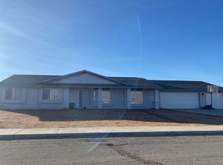 13472 Applewood Rd, Apple Valley, CA 92308