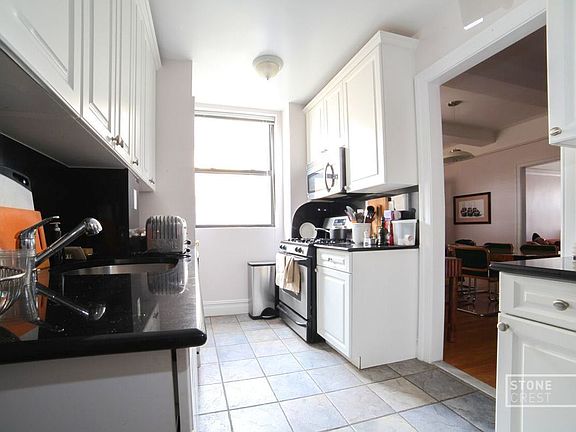 3rd image of 200 W 90th St APT 15F