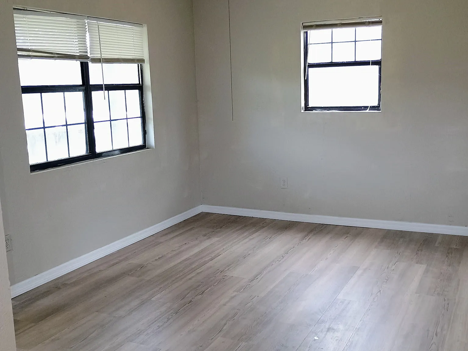 3 bed, 1000 sqft, $1,295 — Photo 2