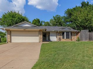 2403 Homewood Trl, Arlington, TX 76015