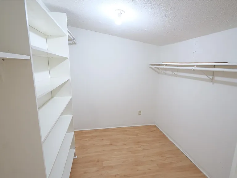 5231 Beechnut St — Photo 22