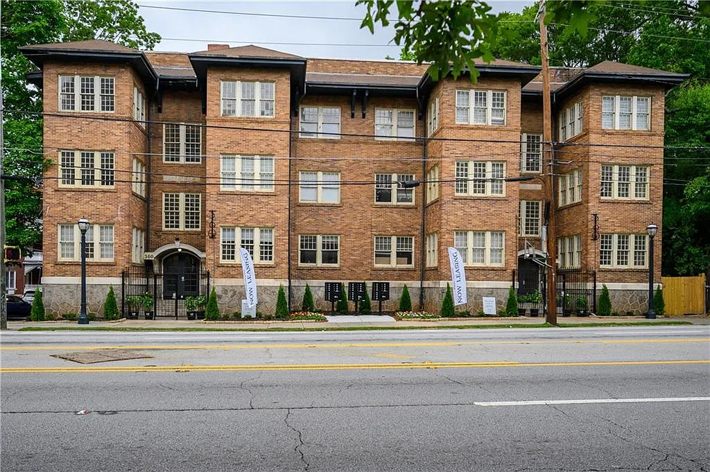 1 bed, 1.0 bath, 1000 sqft, $1,650 — Photo 1