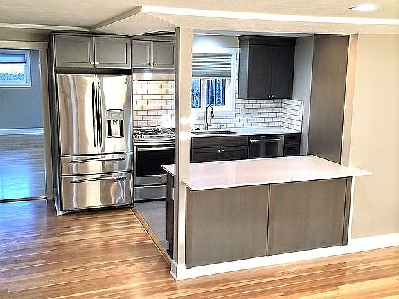 4th image of 7572 Carolina Ln