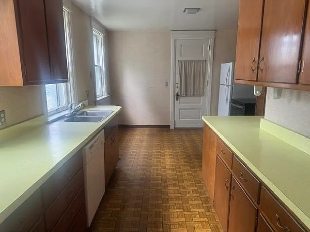 1030 Franklin Pl — Photo 7