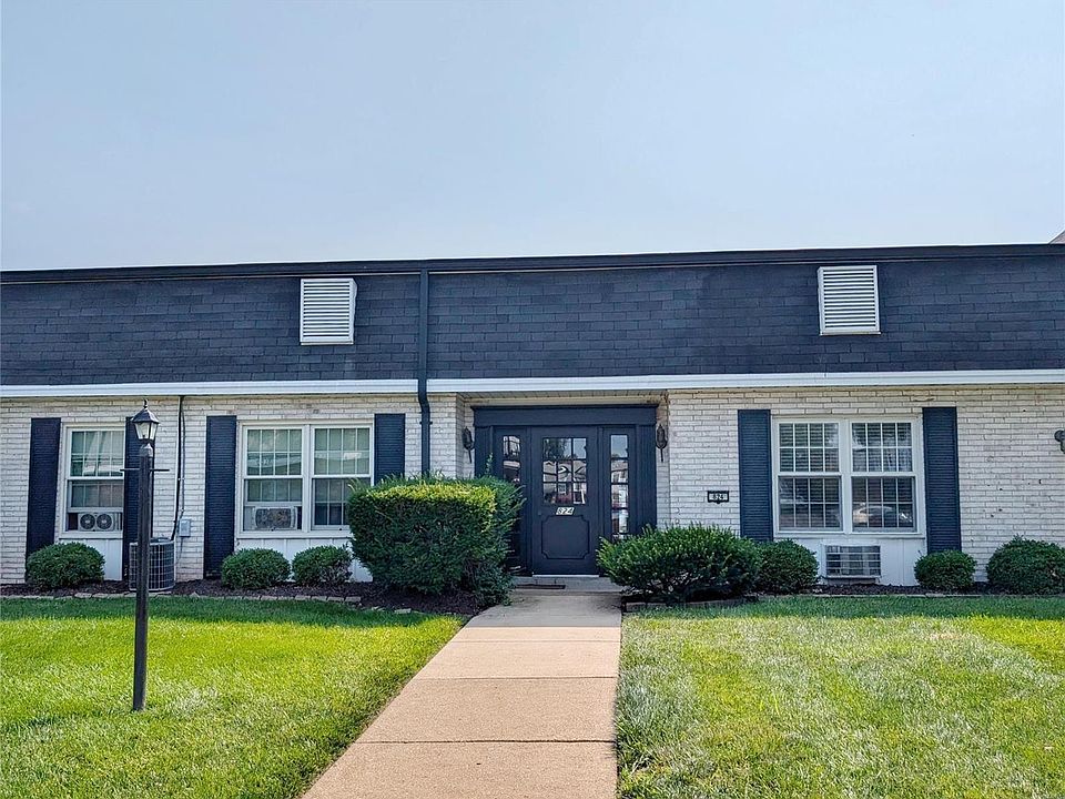 1st image of 824 Dumont Pl APT D