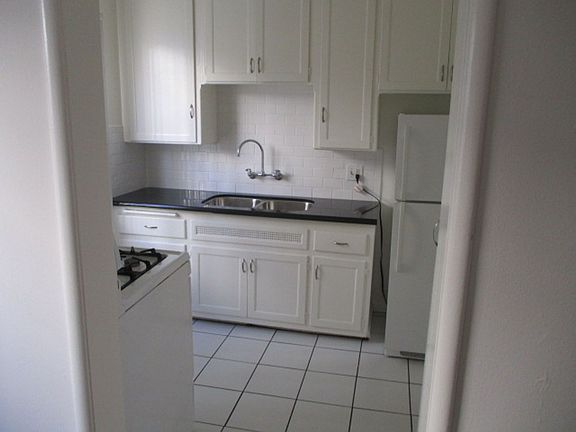 5th image of 1217 Havenhurst Dr #9