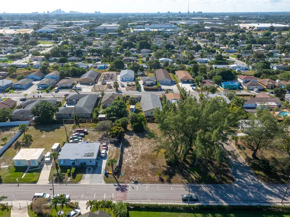 30 W W Street, Riviera Beach, FL 33404