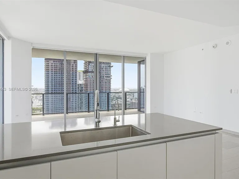 68 SE 6th St #2702 — Photo 37