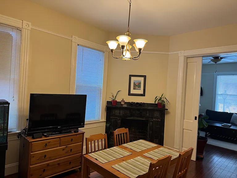411 Dinwiddie St — Photo 5