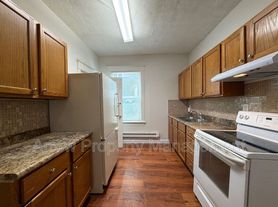 1215 Peach St, Lincoln, NE