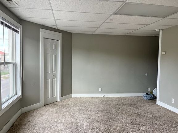 4th image of 58-60 W Clinton St APT B
