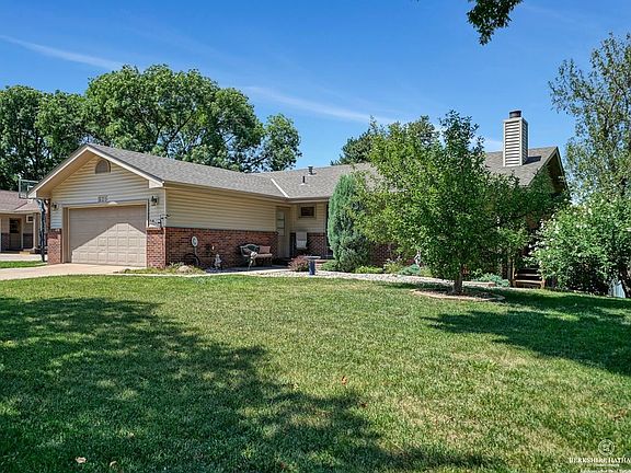 3rd image of 601 Rockhurst Dr