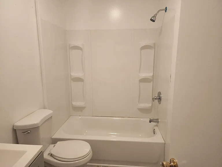 206 Alesa Dr #A — Photo 4