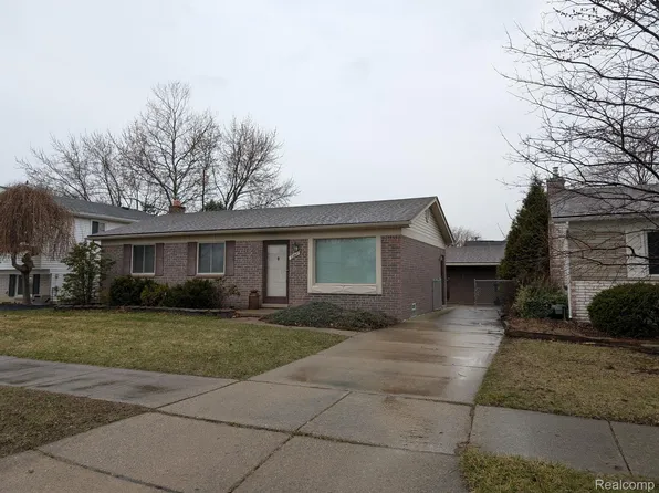 29911 Willow Pointe Dr, Roseville, MI 48066