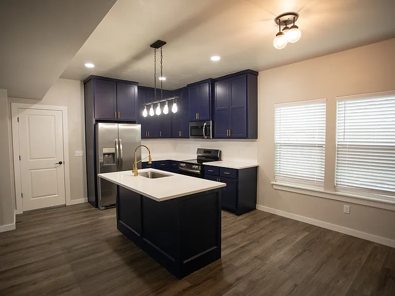 1800 Alameda St — Photo 5