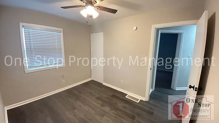 5714 NE 49th St — Photo 17
