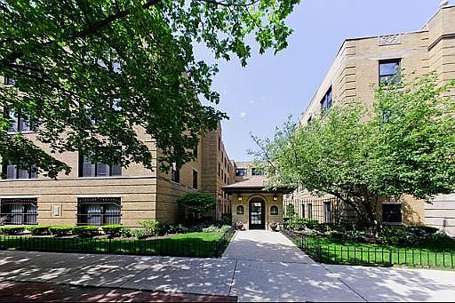 1st image of 726 W Buena Ave APT 3C