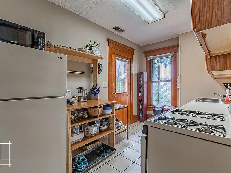 83 King Ave — Photo 5
