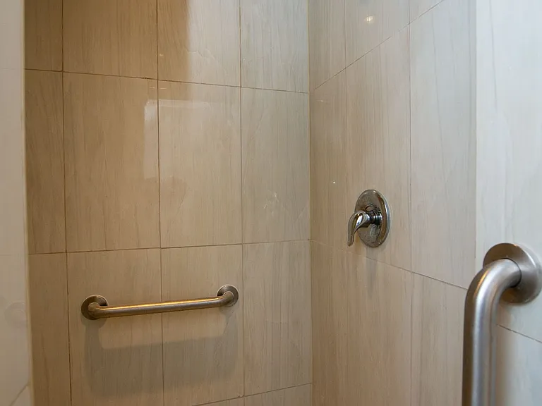 8 Nootka Cres #LOWER — Photo 7