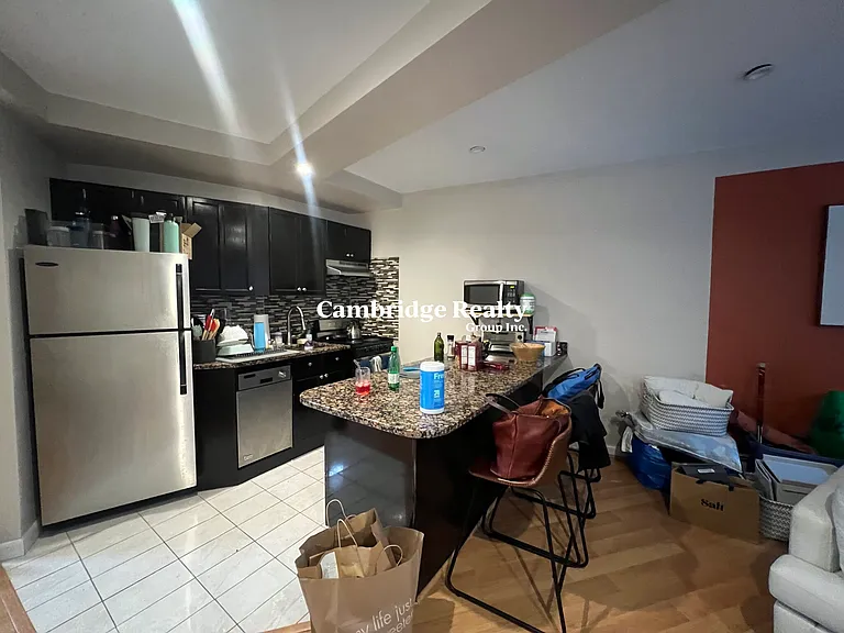 516 Green St #1B — Photo 3