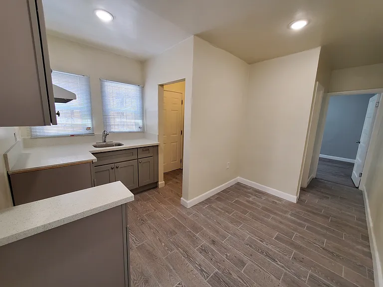 943.5 S Bonnie Beach Pl #943 — Photo 2