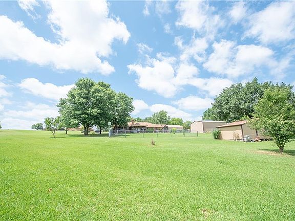 3rd image of 101 Abby Ln