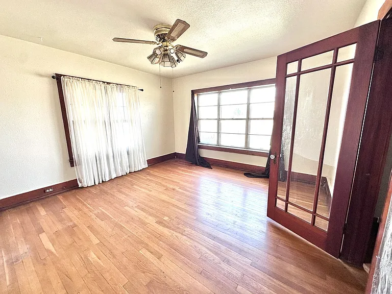 515 W Main St — Photo 16
