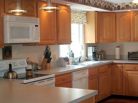 Cabinet packed kitchen