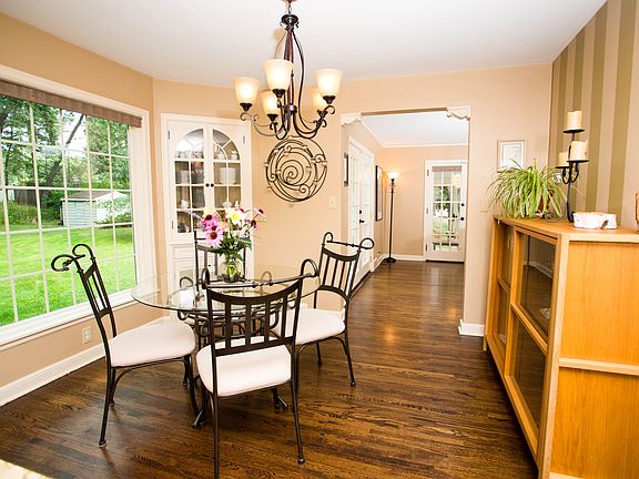 5th image of 1538 E Shore Dr