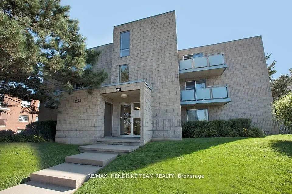 234 Oakdale Ave #202