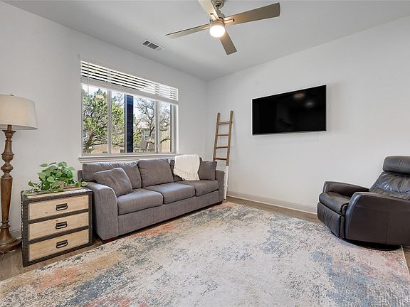 3rd image of 524 Palmer Dr