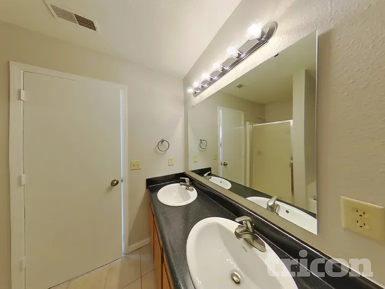 4244 Village Trace Dr — Photo 12