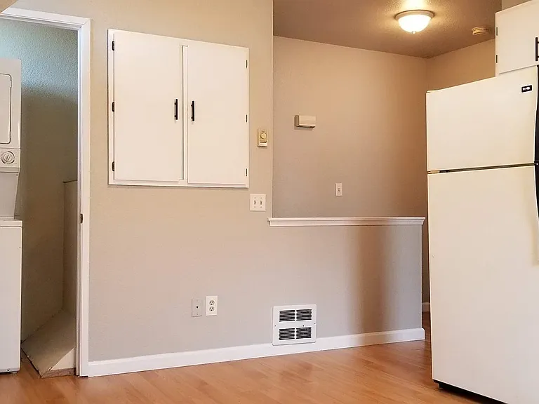 717 Adams St SE — Photo 5