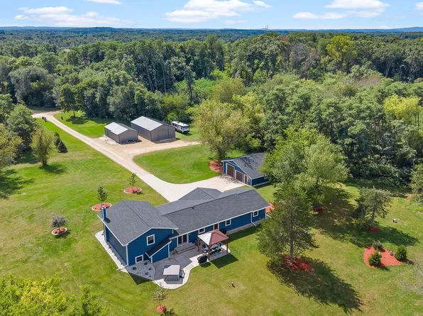 N8005 Ashley Rd, Portage, WI 53901