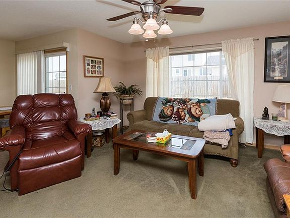 3rd image of 9800 Veridian Ln