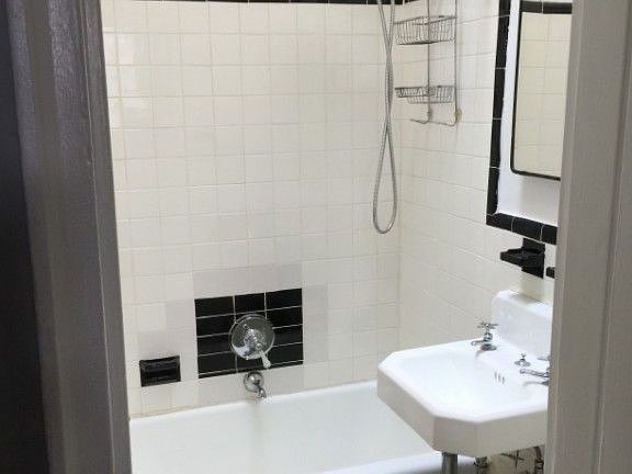 4th image of 85 Greenpoint Ave APT 4B