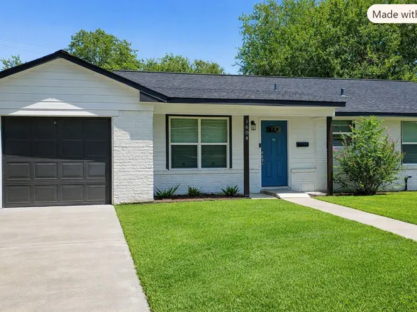1604 Crockett Ave, Victoria, TX 77901