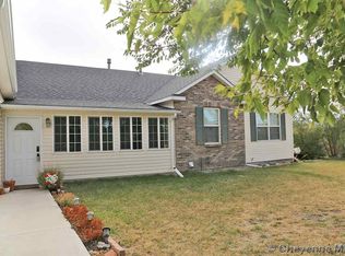 5977 Troyer Dr, Cheyenne, WY 82007