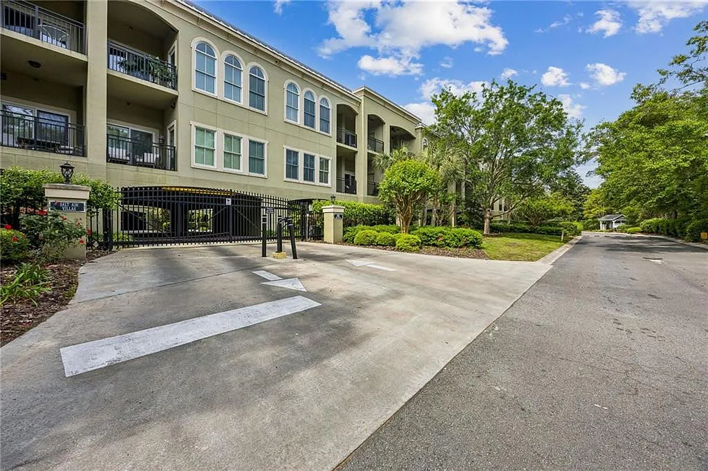 Studio, 850 sqft, $1,800 — Photo 1