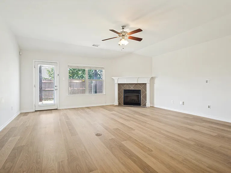1212 Villa Paloma Blvd — Photo 6
