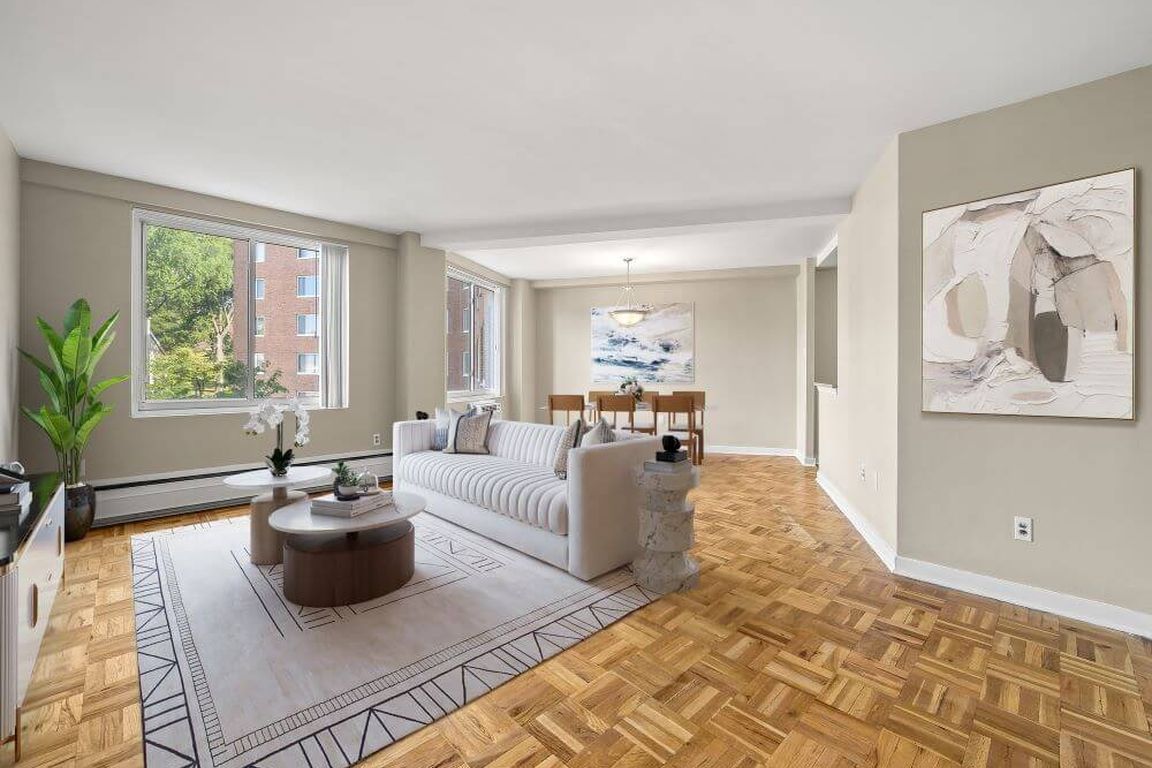 100-york-apartment-w305-1_finalr