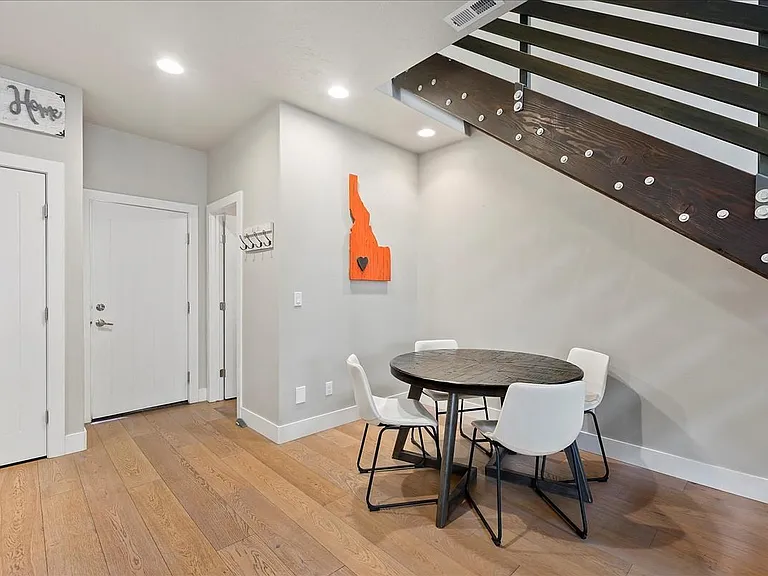 1421 E Lone Creek Dr — Photo 13