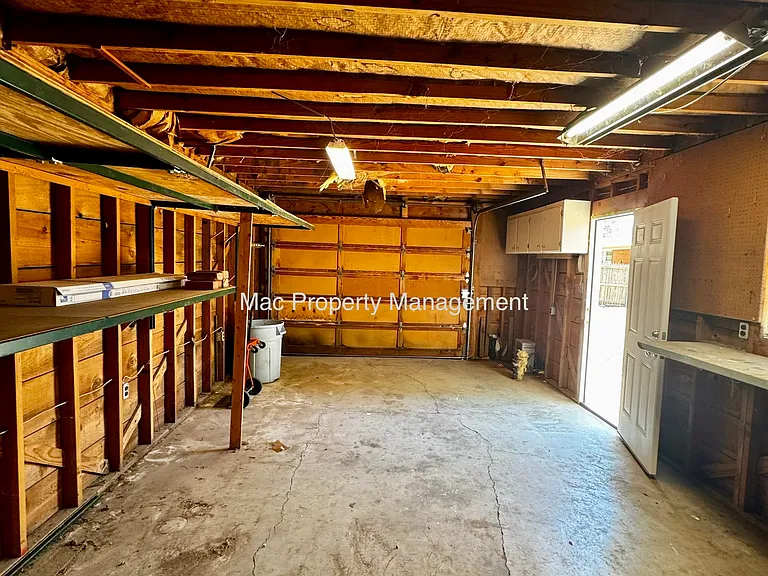 1113 Parr St — Photo 20