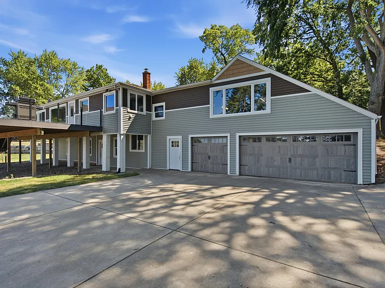 2200 S Long Lake Rd — Photo 50