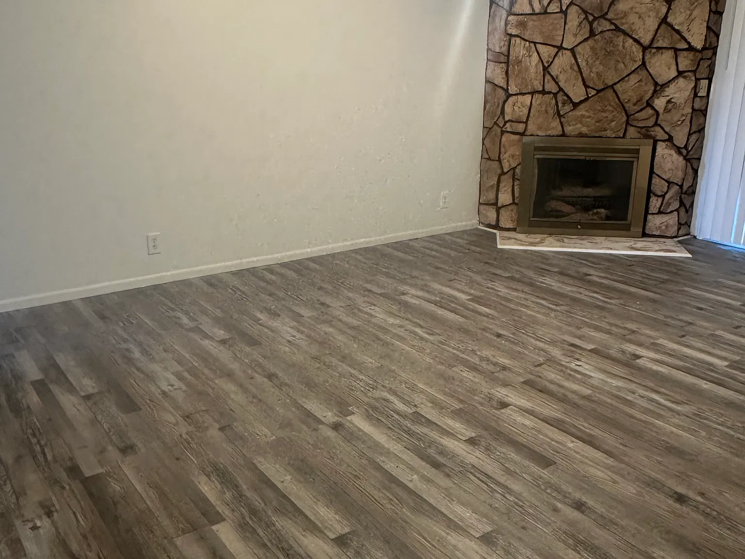 2 bed, 1200 sqft, $1,895 — Photo 2