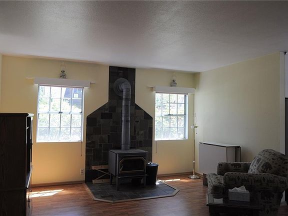 4th image of 303 Eagle Dr